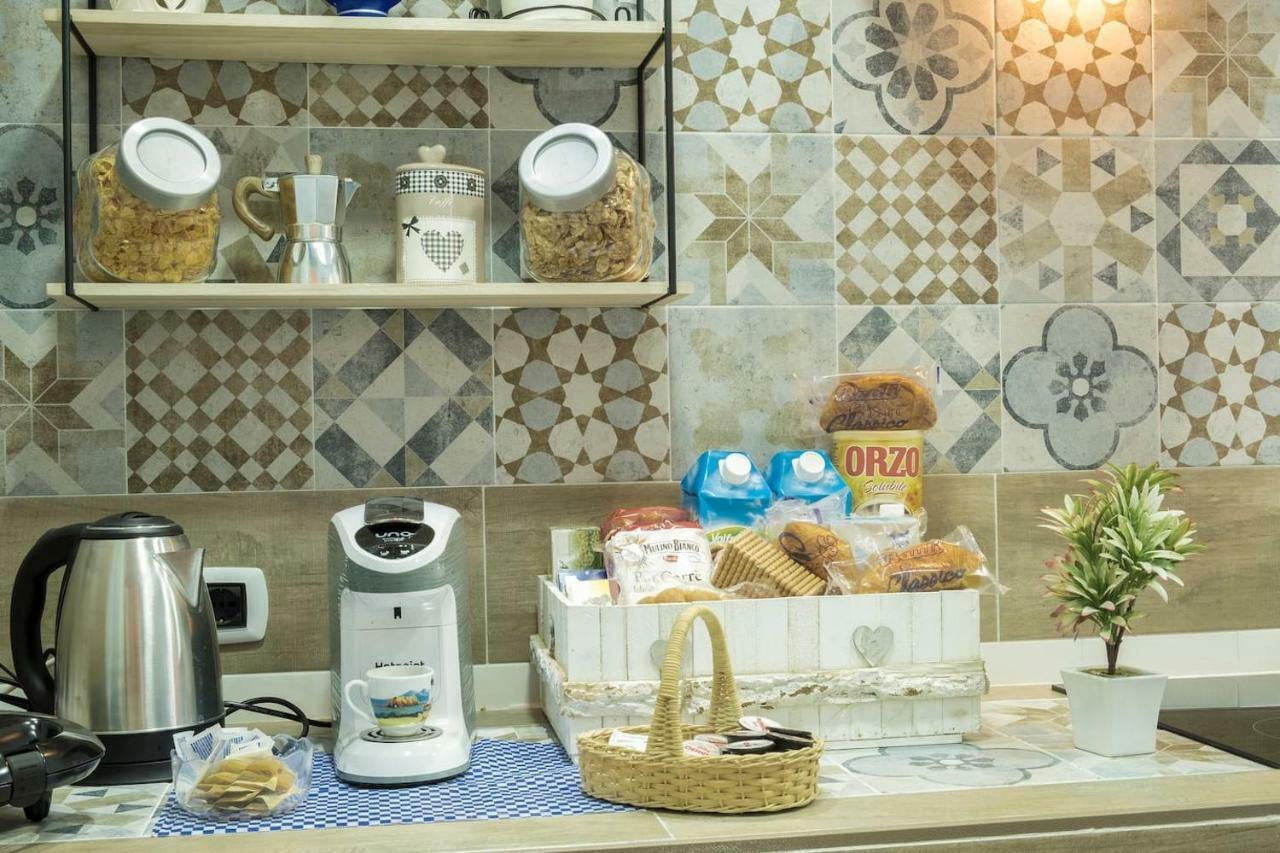 Апартаменты Little House Napoli Экстерьер фото
